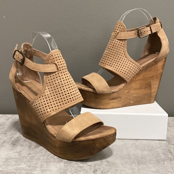 five Worlds Shoes - Five Worlds by Cordani DORADO Platform Wedge Sandal Nubuck Leather Size 9